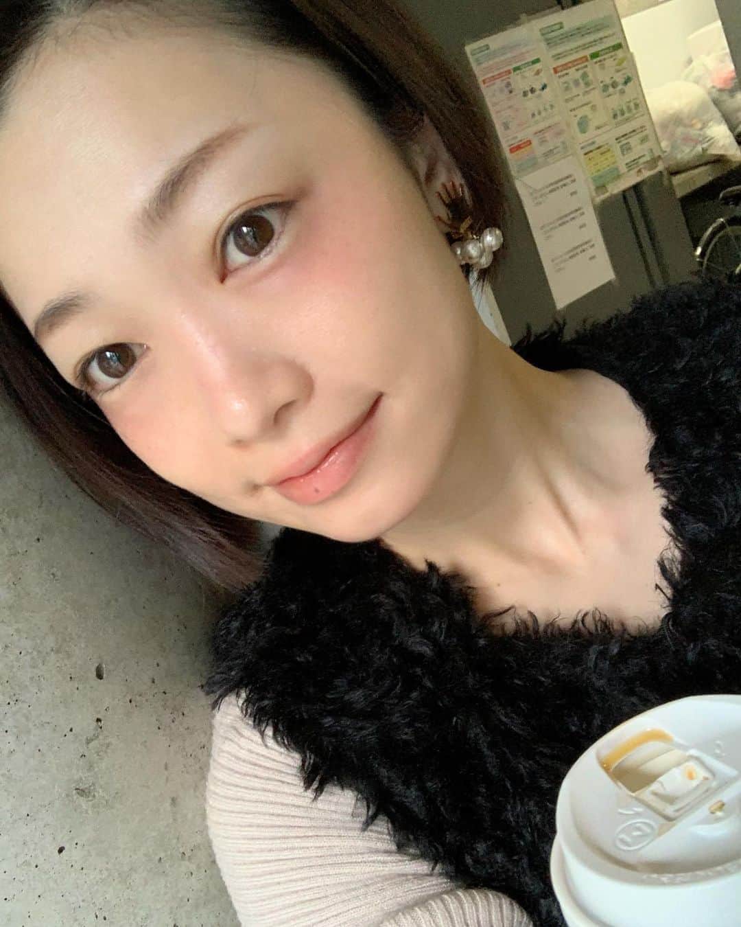 のインスタグラム：「今日の撮影はおフェロメイクでした💄 マスカラ無しすっぴん風メイク☺︎ ・ ・ ・ #instamakeup #instalike #instagood #instabeauty #japanesegirl #おフェロメイク #すっぴんメイク #美容好きさんと繋がりたい #美容好きな人と繋がりたい #オレンジメイク #ニシアイメイク #selfie #instaselfie #ニシアイアート」