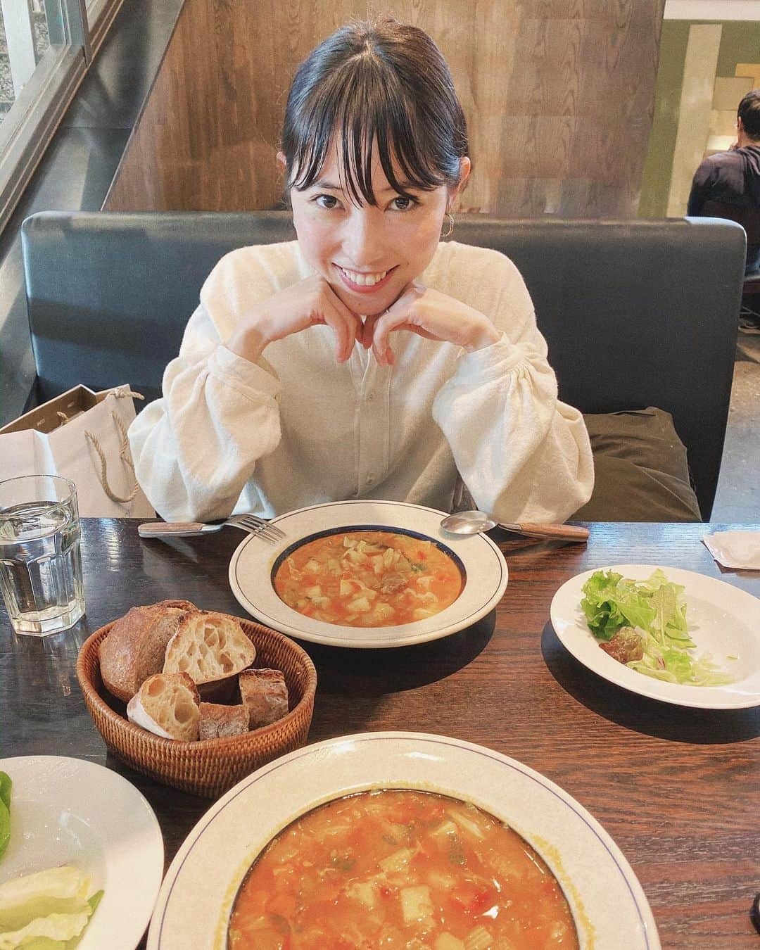 松本ゆいさんのインスタグラム写真 - (松本ゆいInstagram)「沢村のパンはいつ食べても美味しい🤤🥐 #今日のまつゆい#沢村#ベーカリーレストラン沢村#sawamura#bakery#lunch」11月14日 20時55分 - yui_m106