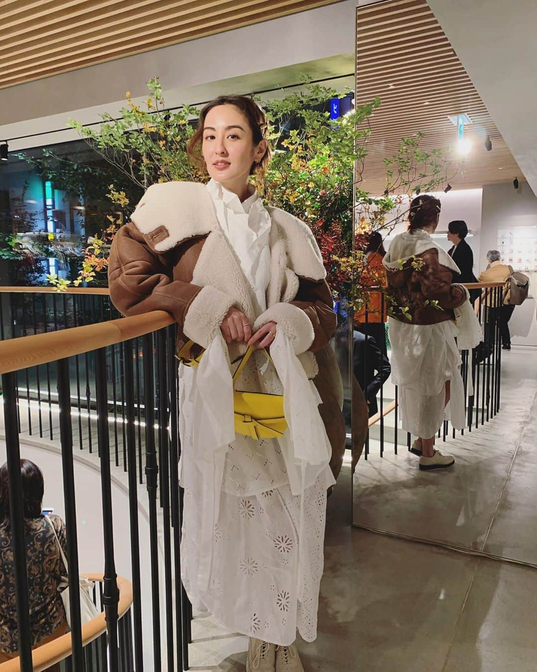 オードリー亜谷香さんのインスタグラム写真 - (オードリー亜谷香Instagram)「@loewe 🧡💛 #LOEWETokyo  #LOEWE #ロエベ」11月14日 20時57分 - audrey_ayaka