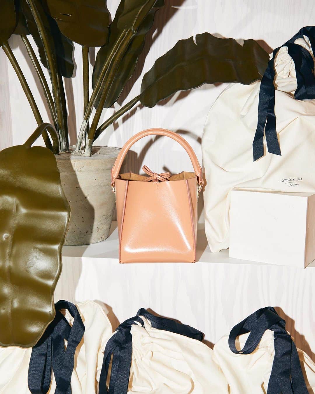 Sophie Hulmeのインスタグラム：「In the stockroom, numbers are limited. As we release our final styles, each bag comes with a special limited edition mini plaque in our signature gold hardware... 🏆」