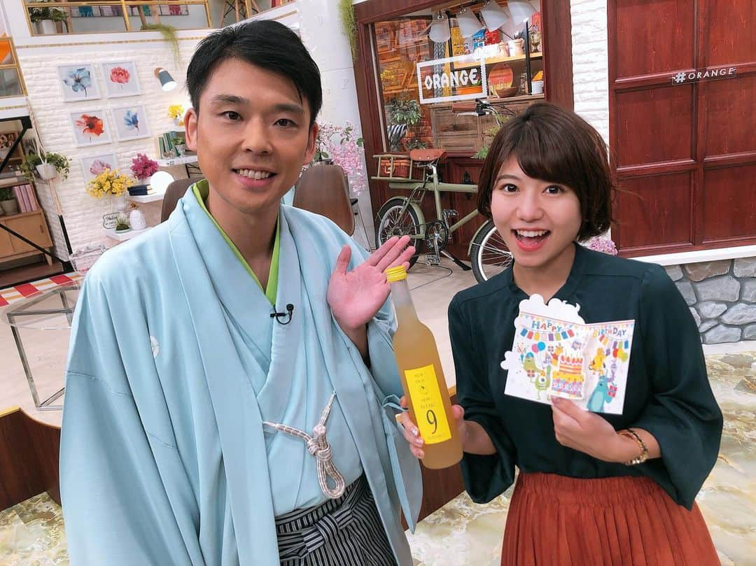 矢端名結さんのインスタグラム写真 - (矢端名結Instagram)「木曜ゲスト、春風亭昇吉さん✨ お誕生日をお祝いしてもらいました😍 オレンジではなく、柚子。 6ではなく、9。ですって😆 美味しくいただきます💕 #春風亭昇吉さん #落語家 #コメンテーター #誕生日 #ありがとうございます #オレンジ6」11月14日 21時06分 - miyu_yabata