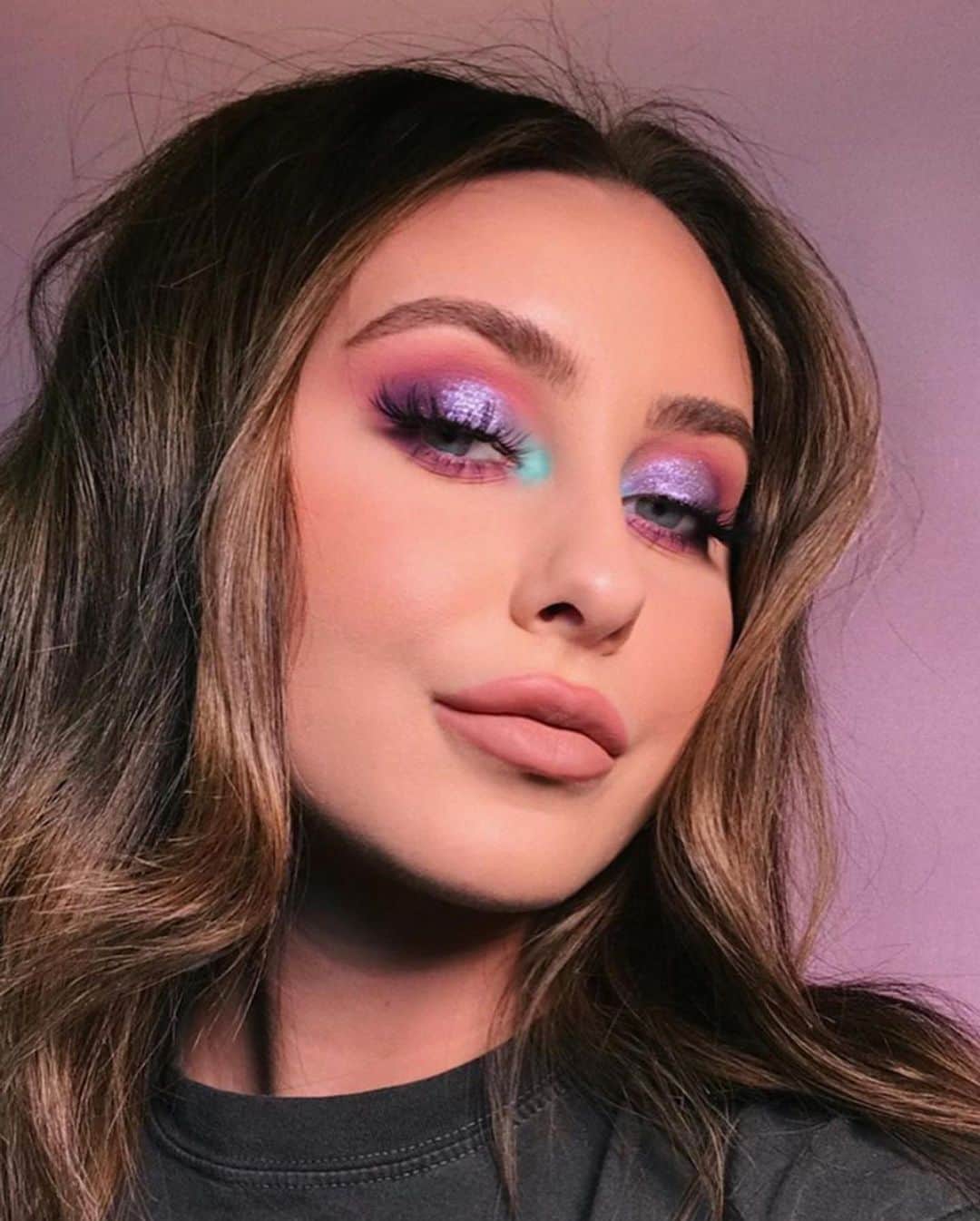 Huda Kattanさんのインスタグラム写真 - (Huda KattanInstagram)「Yeah, retrograde did that ☄💥 from a bronzed and spiced halo eye, to looks with pops of purple and blue, rosy pinks…..You can create infinite possibilities using #HudaBeautyMercuryRetrograde Palette! 😍✨ SWIPE left to see the GORG looks  #HudaBeauty  @roseandben @itschrisfigueroa  @liliya  @aisha_khan  @kristinaxmakeup」11月14日 21時15分 - hudabeauty
