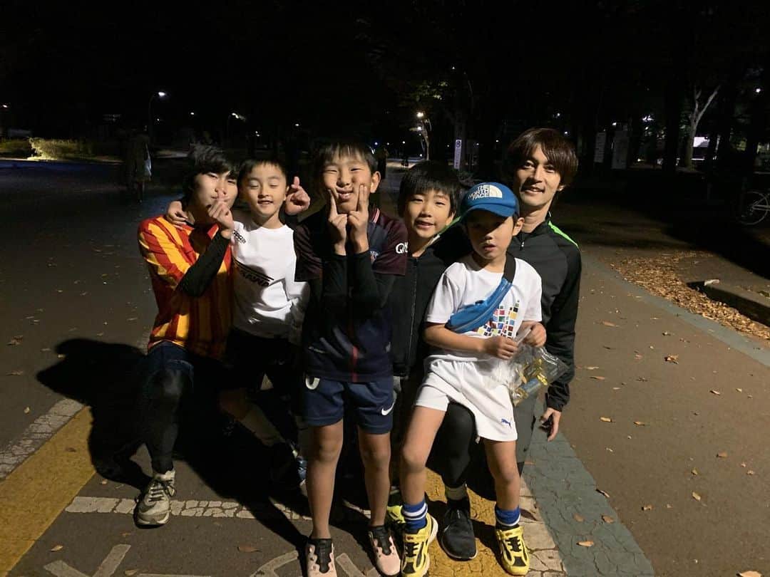 のインスタグラム：「#駒沢公園 #ランニング  #自由が丘　にオープンした @whatis.tokyo  #お子様連れ大歓迎 #アロママッサージ #リンパドレナージュ #ピラティス #パーソナルレッスン #自転車レッスン　などなど  サロンも是非お立ち寄り下さいませ！」