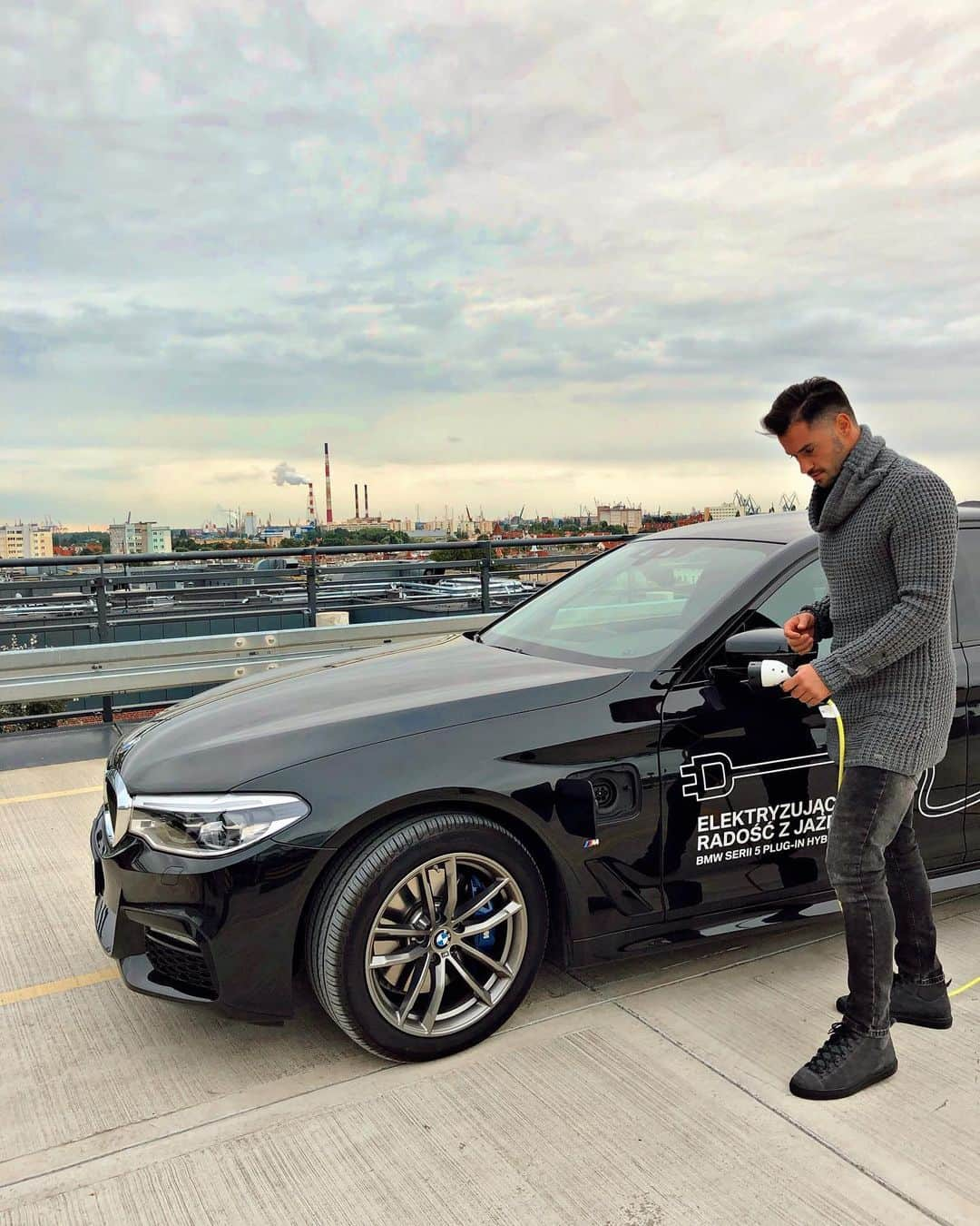 ズラタン・アロメロヴィッチさんのインスタグラム写真 - (ズラタン・アロメロヴィッチInstagram)「#Bmw #serii #5 #bawaria #poland #gdansk @bmw_bawariamotors」11月14日 21時27分 - zlajoo33