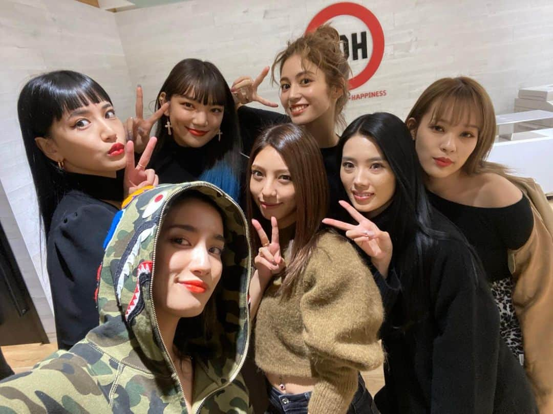 楓さんのインスタグラム写真 - (楓Instagram)「E-girls PERFECT LIVEに Happinessも出演決定しました!!!!! 盛り上げられるように頑張ります❤️🧡💛💚💙💜🖤」11月14日 21時35分 - kaede_