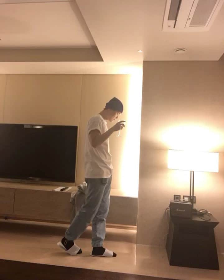 ZELO のインスタグラム：「🍷」
