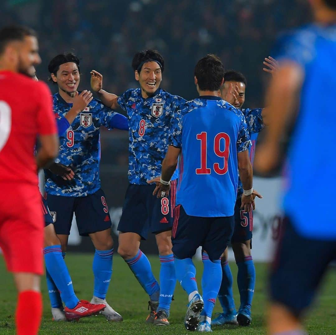 ゲキサカさんのインスタグラム写真 - (ゲキサカInstagram)「変則キルギスに大苦戦も…“新ユニ”森保JがW杯予選無傷の4連勝、5戦連発南野は大記録樹立  #日本代表 #daihyo #samuraiblue #🇯🇵 #japan #森保ジャパン #jfa #afc #fifa #worldcup #wcq #キルギス #kyrgyzstan  #🇰🇬 #soccer #football #サッカー  #⚽️ #gekisaka #ゲキサカ ©︎KokiNAGAHAMA」11月14日 22時13分 - gekisaka