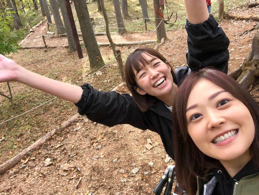 佐藤栞里さんのインスタグラム写真 - (佐藤栞里Instagram)「. 休日☺︎ みとちゃんと早起きして旅に出ました🎒✨ 道が渋滞していて 目的地までの到着予定時間が遅れようとも、 パーキングエリアでの 腹ごしらえは必須です😳 #どこのお店にも #ヒルナンデスで紹介されました！ #の張り紙がいっぱい #少しだけ恥ずかしくなって #お会計の時ちょっとうつむきがち🙈笑 #みとしお旅どこへゆく」11月14日 22時22分 - satoshiori727