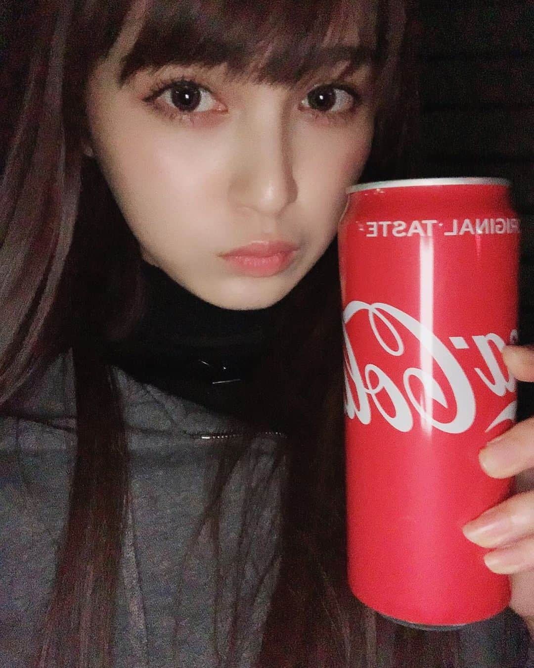 神志那結衣さんのインスタグラム写真 - (神志那結衣Instagram)「何億年かぶりに無性に飲みたくなって 自販機で。」11月14日 22時32分 - jiina27