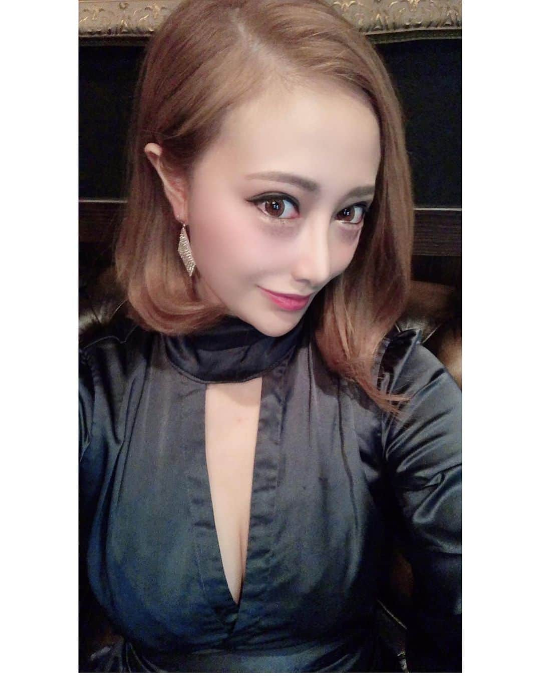 リアラさんのインスタグラム写真 - (リアラInstagram)「今日は化粧ナチュラルにしてみた^_^ カラコン @eyetoeye_official アジアンヴァージンブラウン。 髪も久々にストレート✨ #歌舞伎町#新宿#キャバ嬢#キャバクラ#12時間寝た#健康#リアラ」11月14日 22時24分 - riaranyan