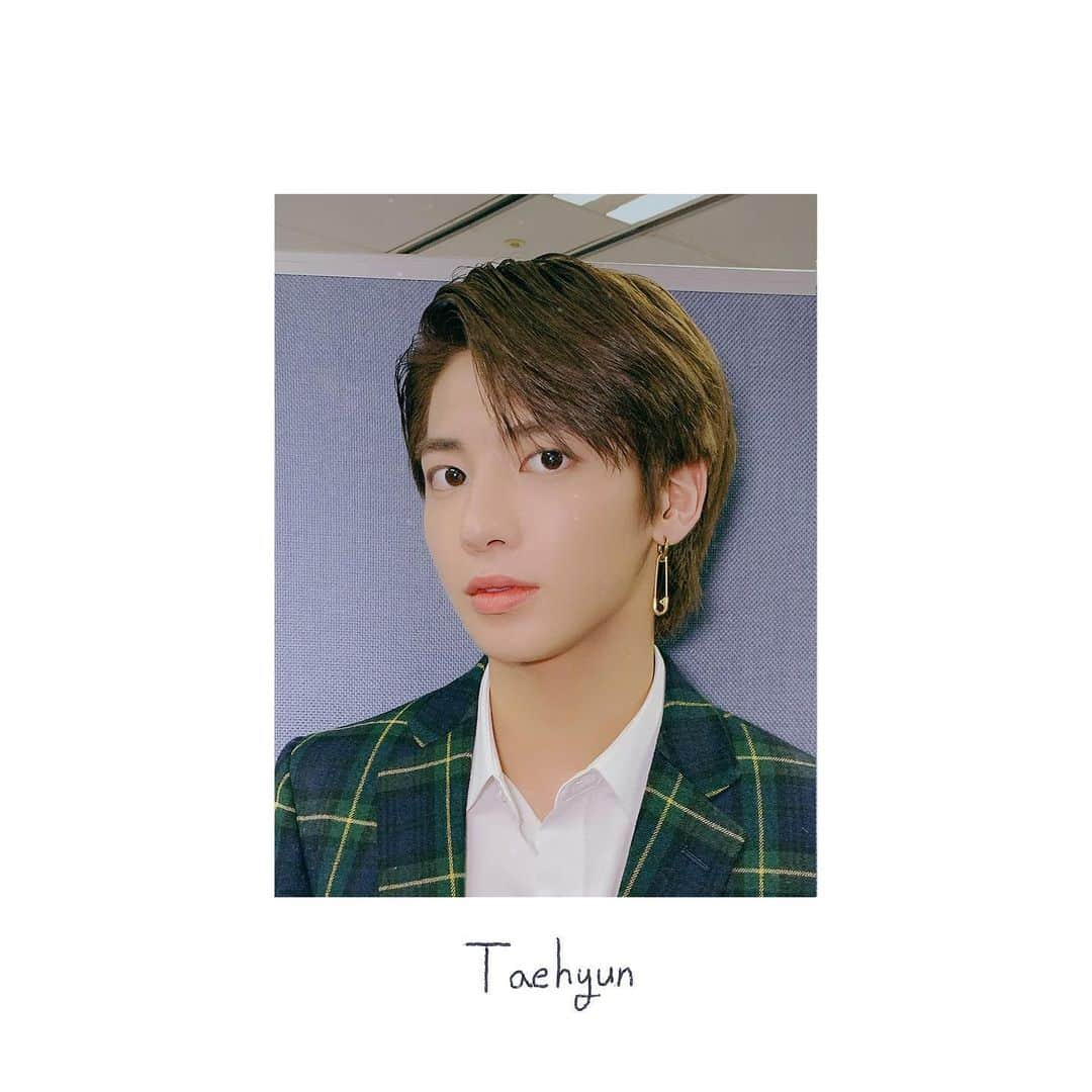 Tomorrow X Togetherさんのインスタグラム写真 - (Tomorrow X TogetherInstagram)「TAEHYUN rec.  #TAEHYUNrec #투모로우바이투게더 #TXT #TAEHYUN #태현 #TOMORROW_X_TOGETHER #TheDreamChapter #MAGIC」11月14日 23時00分 - txt_bighit