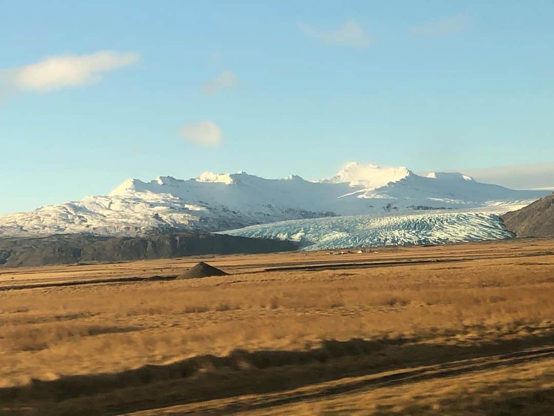 エドウィン・ホッジさんのインスタグラム写真 - (エドウィン・ホッジInstagram)「Sometimes my job sends me to some of the most beautiful places on earth. Never thought I’d visit Iceland, yet here I am with a dope cast and crew! @thetomorrowwar #thetomorrowwar」11月14日 23時01分 - chaoticsymphony