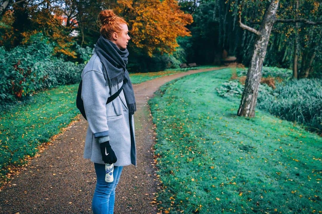 マチルドU・クラマーのインスタグラム：「Ad| Back in Copenhagen🍁 . . . 📸 @karolinekramer  #reklame #barebellsdk @barebells.dk #fall」