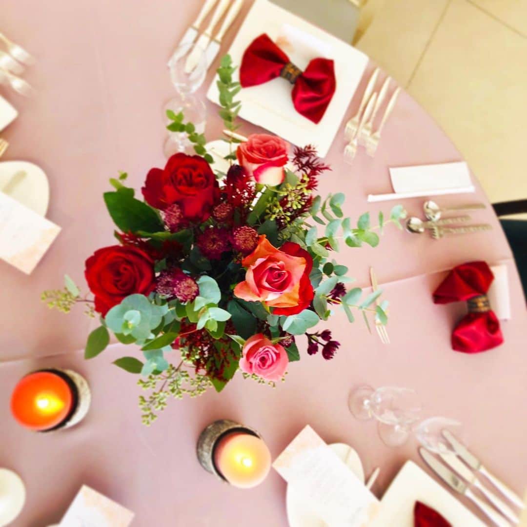 ルミアモーレさんのインスタグラム写真 - (ルミアモーレInstagram)「@baysidewedding_lumiamore をフォローして #ルミアモーレ のタグをつけて投稿してみてくださいね♬ ・。・。・。・。・。・。・。・。・。 . . Thank you 900 followers ❣️ .  たくさんの#緑 が美しいルミアモーレ  #青 と#白 、緑のコントラストに#赤 がよく合います！ . #クリスマス カラーでもある赤×緑って、 ベストな組み合わせですよね。 . さらに白いアイテムも加えると、#華やか さに #ナチュラル でさわやかな印象をプラスできます♪ . . ・。・。・。・。・。・。・。・。・。. . 『#lumiamore』. のハッシュタグをつけて お写真を投稿してくださいね♪♪. こちらの公式IGで取り上げさせていただきます＊. . #lumiamore #ベイサイド #浜松町  #wedding #weddingdress #結婚式 #f4f #l4l #bayside #結婚式場 #教会  #前撮り#プレ花嫁  #東京 #ロケフォト #結婚式準備 #卒花 #ウェディングドレス #日本中のプレ花嫁さんと繋がりたい  #ウェディングフォト #ウェディング」11月14日 23時32分 - baysidewedding_lumiamore