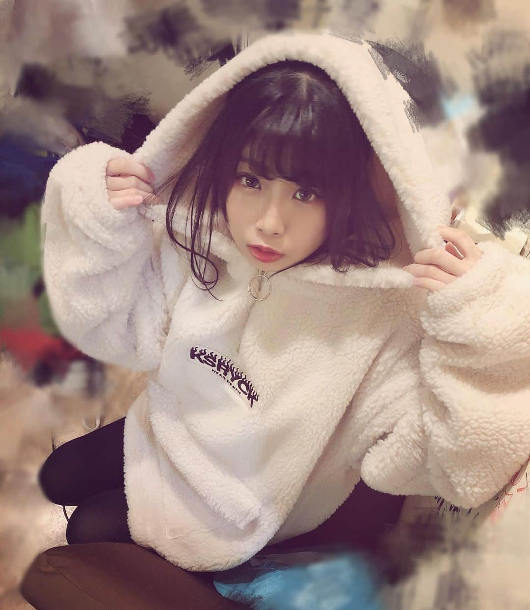 けちょんさんのインスタグラム写真 - (けちょんInstagram)「あったかくてかわいいモコモコ🐏 黒とめちゃ迷って白っっ」11月14日 23時38分 - ke_chon