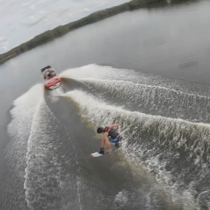手塚翔太のインスタグラム：「One hit from better morning🤤🍴 This race drone angle is pretty crazy🤯 🚁:@agarabaghi」