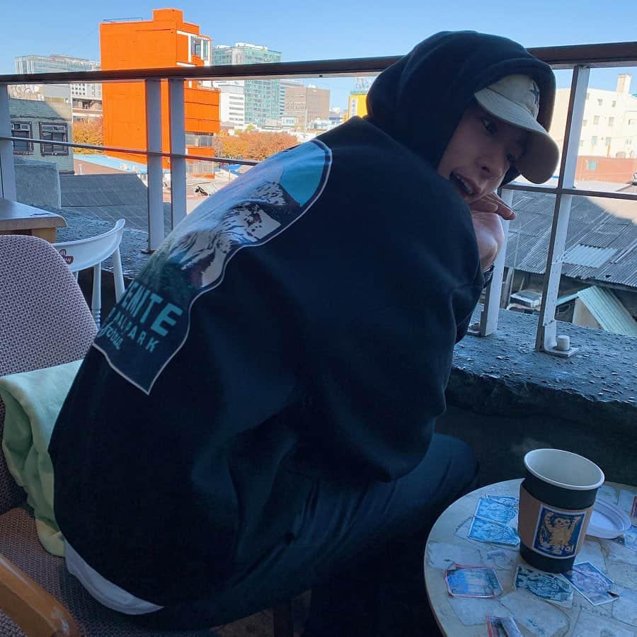ユンヨン さんのインスタグラム写真 - (ユンヨン Instagram)「추운데 수능보느라 다들 고생많았소!」11月15日 0時09分 - 2yoooung