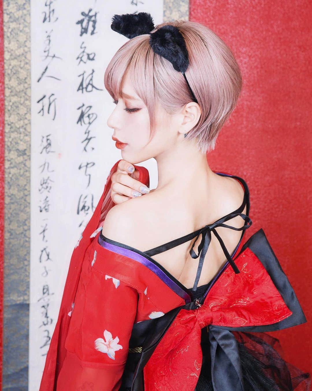 病夢やみいのインスタグラム：「🎴 . - Photo @espresso_17 - #oiran#kimono #tattoogirl#eartattoo #花魁#肩甲骨#コスプレ」