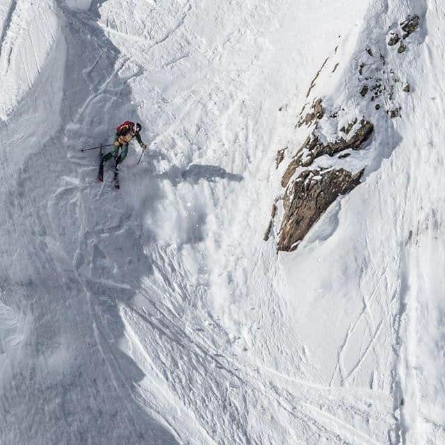 のインスタグラム：「Say "Hi" to Jacoba 👋🏼 She's one of our lovely Deuter ambassadors. Did you know? Jacoba grew up in the mountains of Salzburg and started skiing at the age of two. 😱 She has been part of the Deuter family since 2014 and appreciates the quality and functionality of our products. 🥰 - Thanks @jacoba_kriechmayr (📸 by @flogassnerphotography ) for sharing your #deutermoment. 🏔❤️ Please tag #yesdeuter to be featured. - #deuter #deuterbackpack #DeuterFreeriderPro #mountainphotography #mountainscapes #mountainstories #outdoorlife #discoverthebackland #weareskiing」
