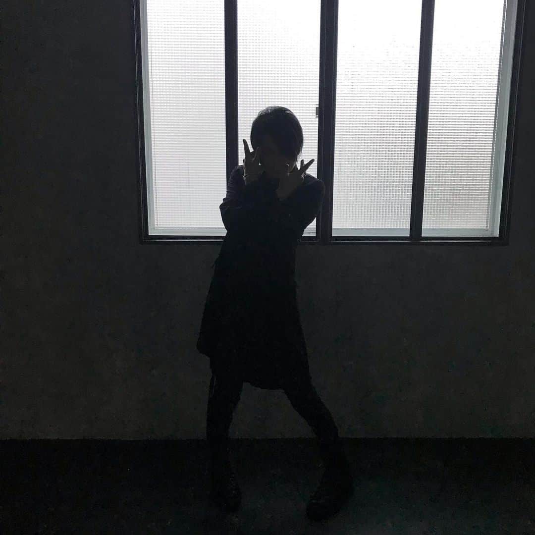 小林正典さんのインスタグラム写真 - (小林正典Instagram)「- 先日の撮影のオフショット #ジョジョ立ち？ 4月リリースのフォトブックをお楽しみに！  #WAЯROCK #小林正典 #thedeclarer  #20200222 #onemanlive  #渋谷spaceodd  #仮面ライダーグリス #number24 #ビックリマンザステージ  #artdirection  #queeldesign  #中井拓 #photographer  #田中丸善治  #stylist  #内田孝昭  #hairandmakeup  #北瞳」11月15日 1時00分 - masanori_kobayashi_official
