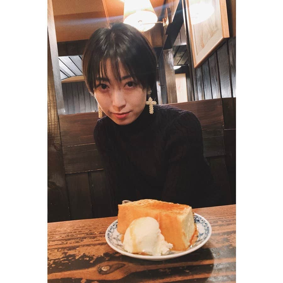 中里亜美さんのインスタグラム写真 - (中里亜美Instagram)「旅先ではいつも 【レトロ  老舗 いい感じ 喫茶店】 と検索して見つけてはすぐに足を運ぶ中里です🦵🏻🦵🏻 "老舗"とか "元祖"とか "昔ながらの"とか "いにしえの…"とか惹かれちゃう…単純な女。 ─── #喫茶店 #レトロ好き #名古屋 #栄 #西原珈琲店 #トーストと見せかけて #自家製プリン #良きでした #中里の旅」11月15日 1時27分 - __ami__go__