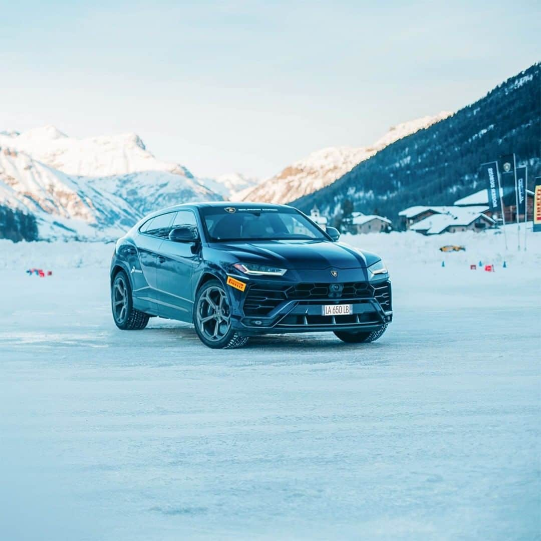 ランボルギーニさんのインスタグラム写真 - (ランボルギーニInstagram)「Winter comes with its perks: skiing in alpine mountains, cosy ambience and warm beverages. Lamborghini Accademia Neve takes it to the next level where its participants experience the thrill of driving Super Sports Cars on ice with @lamborghinisc. Photographed by @philipprupprecht_  #Lamborghini #LamborghiniSC #LamborghiniAccademiaNeve #Livigno #Snow」11月15日 2時00分 - lamborghini