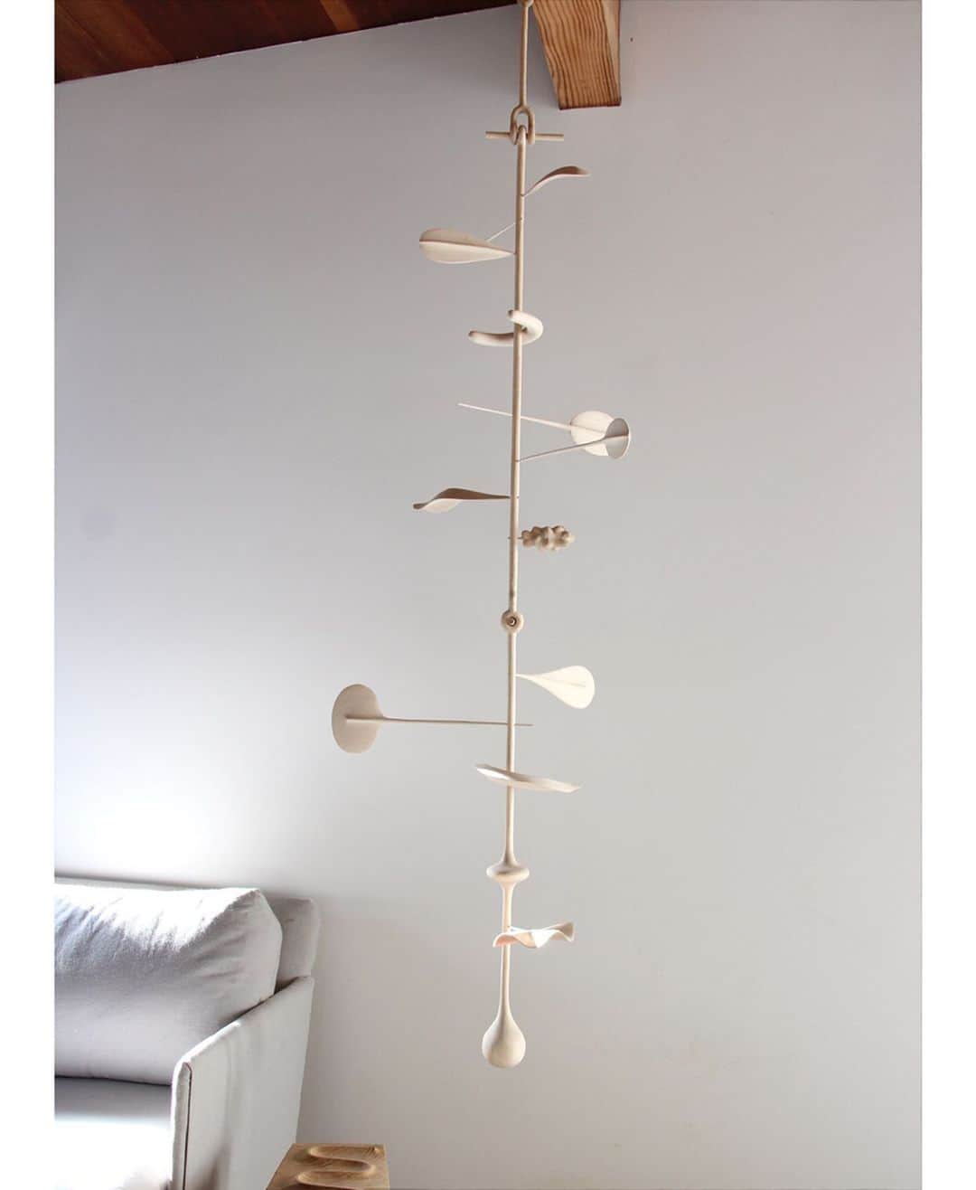 Ariele Alaskoのインスタグラム：「a seven foot long hanging sculpture in maple」