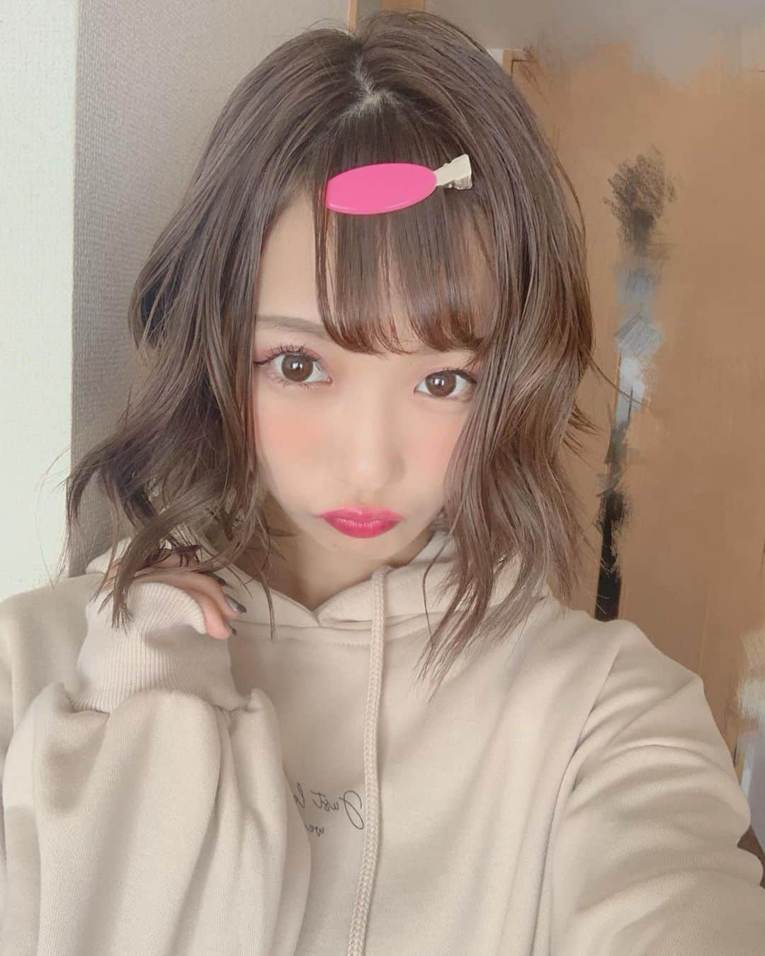 小林智絵さんのインスタグラム写真 - (小林智絵Instagram)「. . . . おやすみ😴。 . . . . #pimms #idol #kawaii #cute #japan #tokyo #makeup #hair #codenate #code #ボブ #ボブヘアアレンジ #グレージュカラー #ピムス #アイドル #日本 #東京 #巻き髪」11月15日 2時09分 - kobayashichie_1012