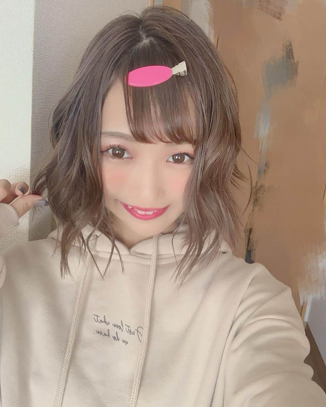 小林智絵さんのインスタグラム写真 - (小林智絵Instagram)「. . . . おやすみ😴。 . . . . #pimms #idol #kawaii #cute #japan #tokyo #makeup #hair #codenate #code #ボブ #ボブヘアアレンジ #グレージュカラー #ピムス #アイドル #日本 #東京 #巻き髪」11月15日 2時09分 - kobayashichie_1012