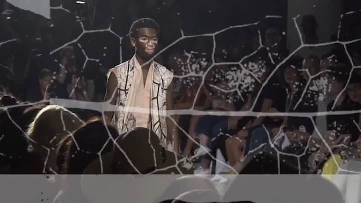 スリーアズフォーのインスタグラム：「“Human plant” runway show in motion! Featuring: @yvesmark.chery video by : @taxiplasm casting by : @barbarapfister  sound: @benbrunnemer Animation: @brainclosed」