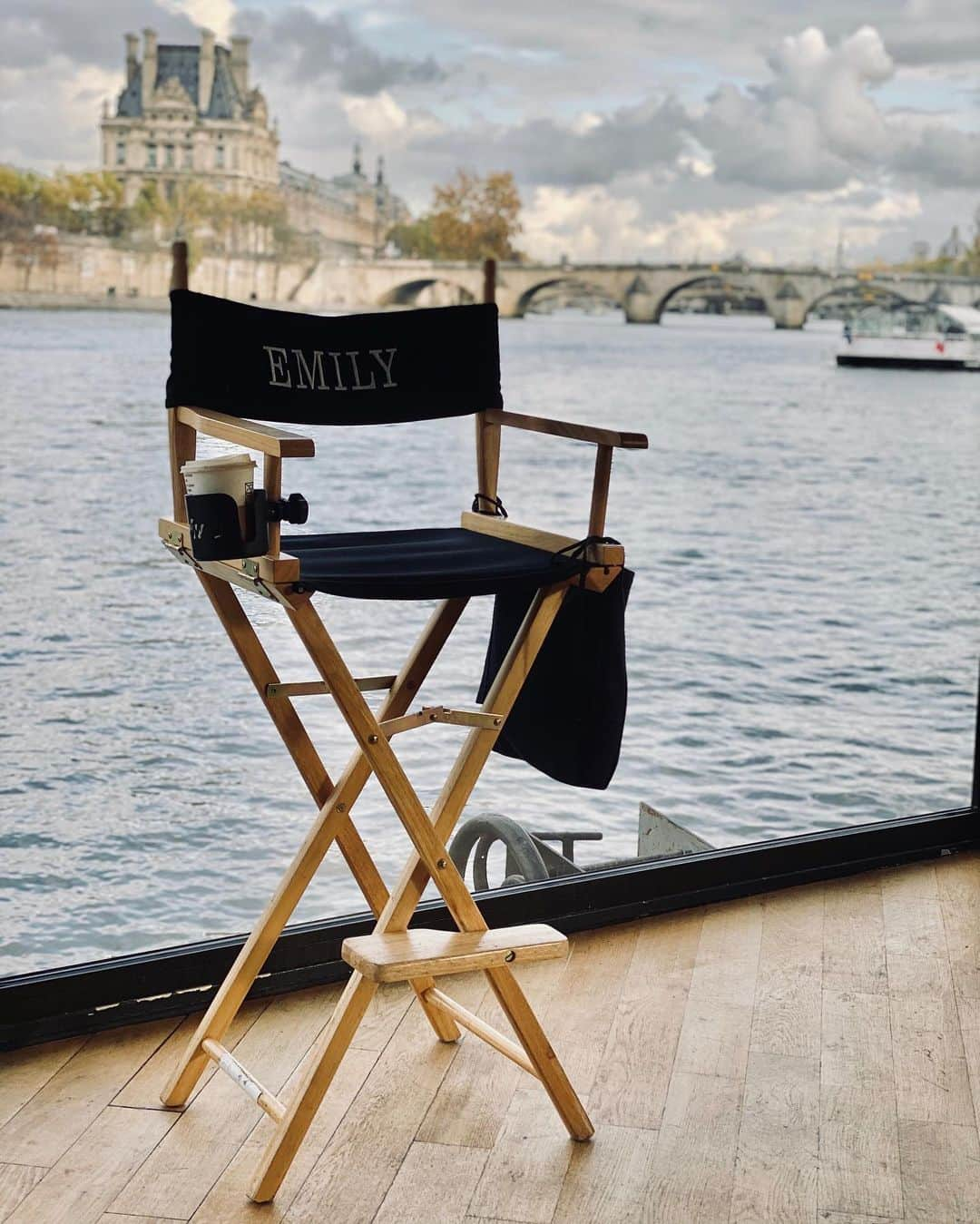 リリー・コリンズさんのインスタグラム写真 - (リリー・コリンズInstagram)「Today marks the last day of filming in Paris. I cannot believe my time here as Emily is over but I know it won’t be the last. I am eternally grateful for the entire @emilyinparis cast and crew for making this adventure pure magic. It has been the experience of a lifetime and I will never ever forget it. Playing Emily these past 64 days has brought me such happiness. I’m beyond proud of what we’ve created and I cannot wait to share her journey with you all. Merci @starmandarren for giving me this opportunity. Paris truly has changed me forever. I may have one more city to go until I am officially finished but I am so sad to bid adieu to this city of love. You’ve certainly filled up my heart in more ways than I could have ever imagined...」11月15日 2時57分 - lilyjcollins