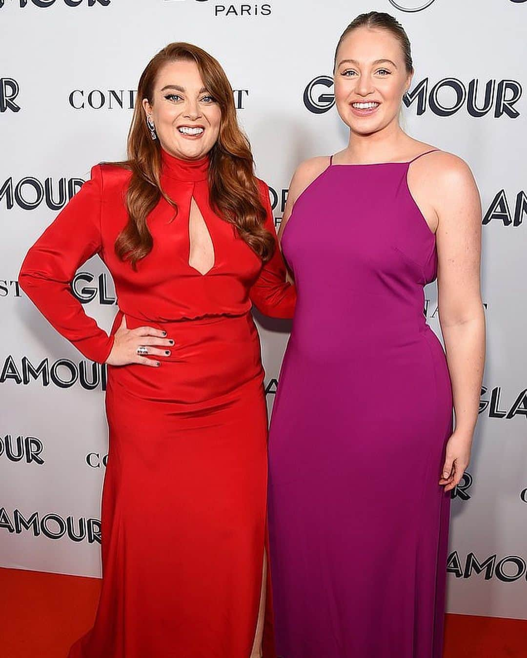 イスクラ・ローレンスさんのインスタグラム写真 - (イスクラ・ローレンスInstagram)「Swipe for the surprise🍔 . @glamourmag WOTY is such a special night celebrating phenomenal humans making a difference in the world.  Huge shoutout to my sister @yarashahidi so proud of your advocacy and encouraging us to care about our vote and empowering us all to be change makers.  To all the women @raicestexas thank you for reuniting families torn about at the border simply seeking safety and a better future for their families🙏  And to my dear friend @sambarry for being the leader #glamourmagazine challenging the beauty ideals of women and showing us we can be anything we put our minds to.  Then theirs my @aerie and @lorealmakeup families both sponsoring the events and always investing in uplifting women everywhere so grateful for you all❤️ And let’s not forget the glam deets: Dress @badgleymischka Shoes #jimmychoo Jewellery @evafehren  Hair + makeup by me😏. . 📸 @thestewartofny @gettyentertainment @gettyimages . .  #glamour #woty #redcarpet #glam #pink #redcarpetstyle #pregnancy」11月15日 3時08分 - iskra