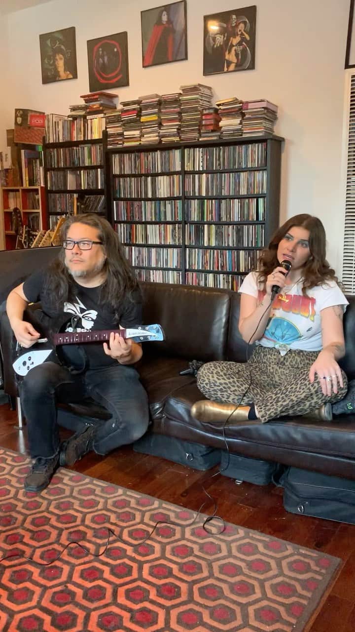 ベスト・コーストのインスタグラム：「while filming the video for “for the first time” we decided to make a pit stop at @bobb_brujo’s house after lunch and play rock band, which is a classic activity bobb and I like to do together. Here’s a lil sneak peak into what our hangs look like featuring “dreams” by Fleetwood Mac 💫 (PS i got 100% on this one nbd) 📹 @thedirtiestlittlerainbow」