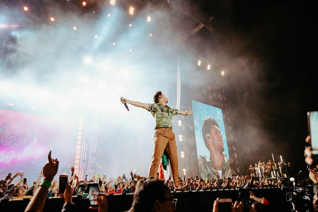 ナイル・ホーランさんのインスタグラム写真 - (ナイル・ホーランInstagram)「Mexico, thank you so much for having me. Playing my music to 65,000 people was an amazing feeling . Can’t wait to come back to Mexico on tour. X 📸 @christiantierney」11月15日 3時30分 - niallhoran