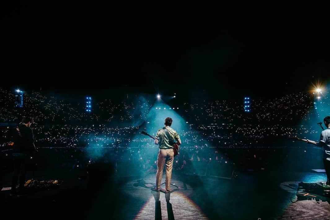 ナイル・ホーランさんのインスタグラム写真 - (ナイル・ホーランInstagram)「Mexico, thank you so much for having me. Playing my music to 65,000 people was an amazing feeling . Can’t wait to come back to Mexico on tour. X 📸 @christiantierney」11月15日 3時30分 - niallhoran