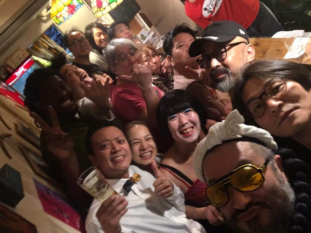 佐藤太一郎さんのインスタグラム写真 - (佐藤太一郎Instagram)「連続短編ドラマ『スカタン』の撮影初日。 楽しかったー。 ニワトリ☆スターの菊熊政と、かなた狼監督が帰ってきた！  詳しくは、スカタンのインスタをチェック ↓ @oretachi_sukatan  #かなた狼 #シャック #マグナム弾吉 #佐藤太一郎 #スカタン #ニワトリ☆スター」11月15日 3時36分 - satotaichiro_shinkigeki