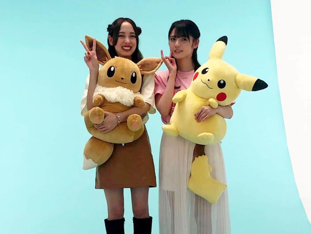 飯窪春菜さんのインスタグラム写真 - (飯窪春菜Instagram)「❤️🥰❤️ ・ ・ 本日発売の「コロコロアニキ」に道重さゆみさんと載ってます〜☺️💓 いっぱいポケモンの話をしてきました！ ・ オフショットの最後の写真、道重さんと一緒に撮影できて嬉しそうな私を見てください。笑 ・ ソード＆シールドの発売日にポケモンのことを語れるだなんて！嬉しいっ😆💓 ・ 私は！シールドで！メッソンにしました！！ みなさんはっ？？☺️ ・ ・ ・ #コロコロアニキ  #ポケモン  #ソードシールド  #ポケモン剣盾  #さゆみん  #道重さゆみ さん #はるなの毎日  #飯窪ってる」11月15日 14時36分 - harunaiikubo_official