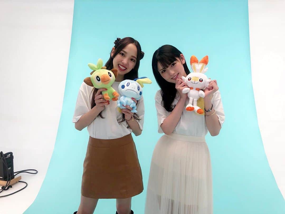 飯窪春菜さんのインスタグラム写真 - (飯窪春菜Instagram)「❤️🥰❤️ ・ ・ 本日発売の「コロコロアニキ」に道重さゆみさんと載ってます〜☺️💓 いっぱいポケモンの話をしてきました！ ・ オフショットの最後の写真、道重さんと一緒に撮影できて嬉しそうな私を見てください。笑 ・ ソード＆シールドの発売日にポケモンのことを語れるだなんて！嬉しいっ😆💓 ・ 私は！シールドで！メッソンにしました！！ みなさんはっ？？☺️ ・ ・ ・ #コロコロアニキ  #ポケモン  #ソードシールド  #ポケモン剣盾  #さゆみん  #道重さゆみ さん #はるなの毎日  #飯窪ってる」11月15日 14時36分 - harunaiikubo_official