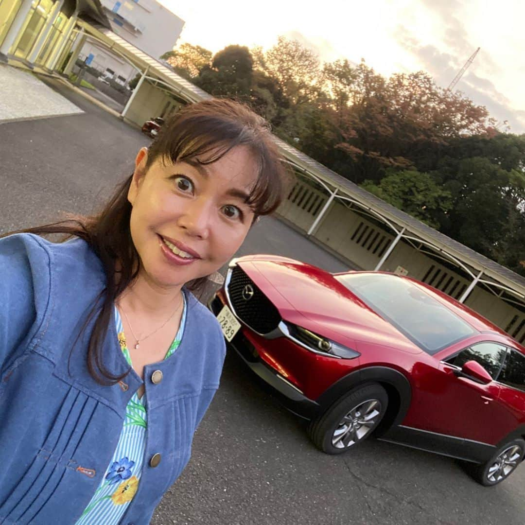 竹岡圭さんのインスタグラム写真 - (竹岡圭Instagram)「マツダCX-30に乗ってきましたー🤗最近のマツダ車は、本当にデザインが美しい💕 個人的にはマツダ3のファストバックがいちばんデザイン的には好きかなー💖  詳しくはモーターマガジンムービーでね😉 https://www.youtube.com/user/motormagazinemedialo」11月15日 13時15分 - kei_takeoka