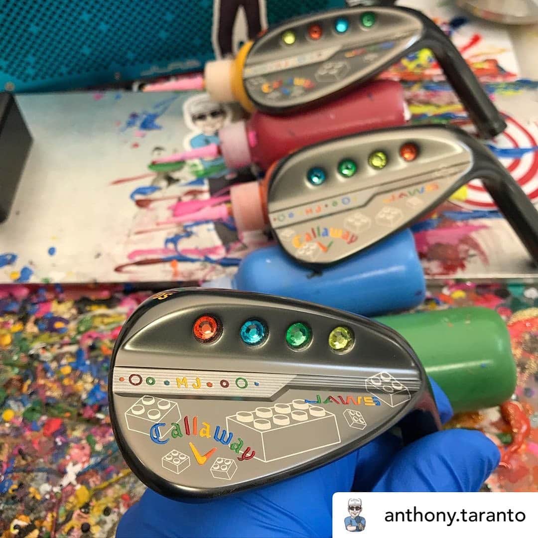 ハー・ミジョンのインスタグラム：「우왕🤩 내사랑 #LEGO가 웨지에 뙇! Thank you very much for your hard work @anthony.taranto  #callawaygolf #jawsmd5 #bestwedgesever」