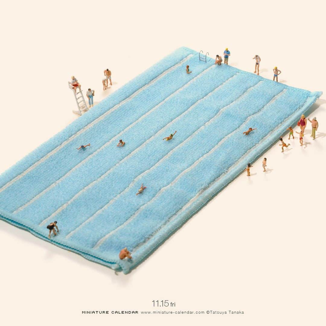 のインスタグラム：「. 11.15 fri “Fool Pool” . クロールするのに苦労する . #プール #水泳 #タオル #SwimmingPool #Towel . ─────────────── 《Exhibition info》 . 【small MUJI vol.1“Miniature”】 11/8 fri - 2/29 sat MUJI Kamppi Helsinki #無印良品 #MUJI #smallMUJI #MUJIKamppiHelsinki .」