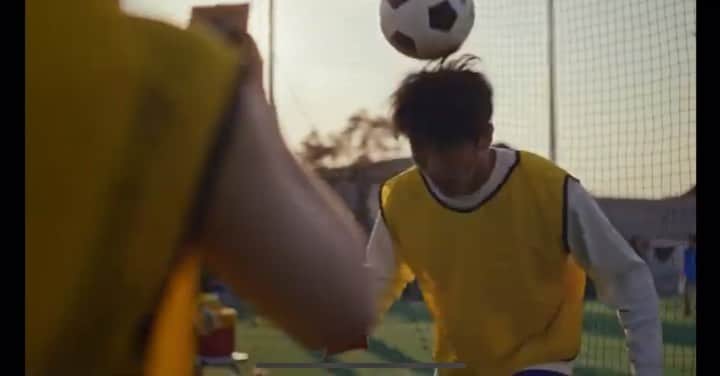 高野海琉のインスタグラム：「11/15(金)の今日からテレビ放映がスタートする、マクドナルドのCMに出演してます！！ 今回のCMはいつもと違う感じのイメチェンしてるから、是非観てみてね👍  じゃ、俺はマック食べちゃいま〜すっ🍔！！ タラッタッタッタ〜I’m loving it ♪  #マクドナルド #cm」