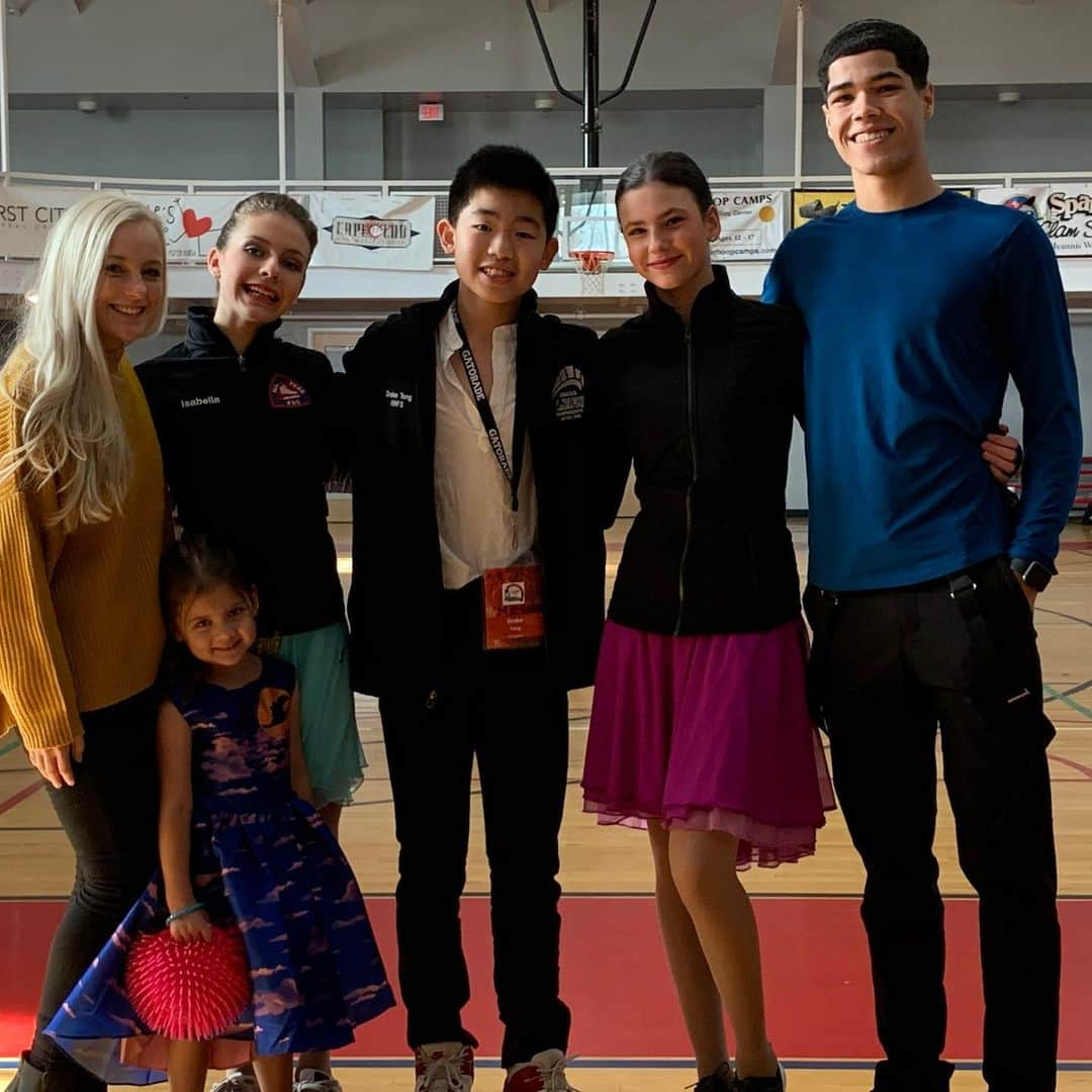 ペニー・クームズさんのインスタグラム写真 - (ペニー・クームズInstagram)「We’ve had a great week in Hyannis at the USFSA Ice Dance Final! Well Done to all of our skaters and thank you for all of your hard work and dedication! I’m so proud of you all! You’re all my Champions!! ♥️⭐️🥳 . . . . #usfsa #dance #ice #icedance #competition #thedancefinal #hyannis #figureskating #lovemyjob #teamwork #team @n_buckland  #bronze #3rd #intermediatedance #bronzemedal #proud」11月15日 5時36分 - pennycoomes