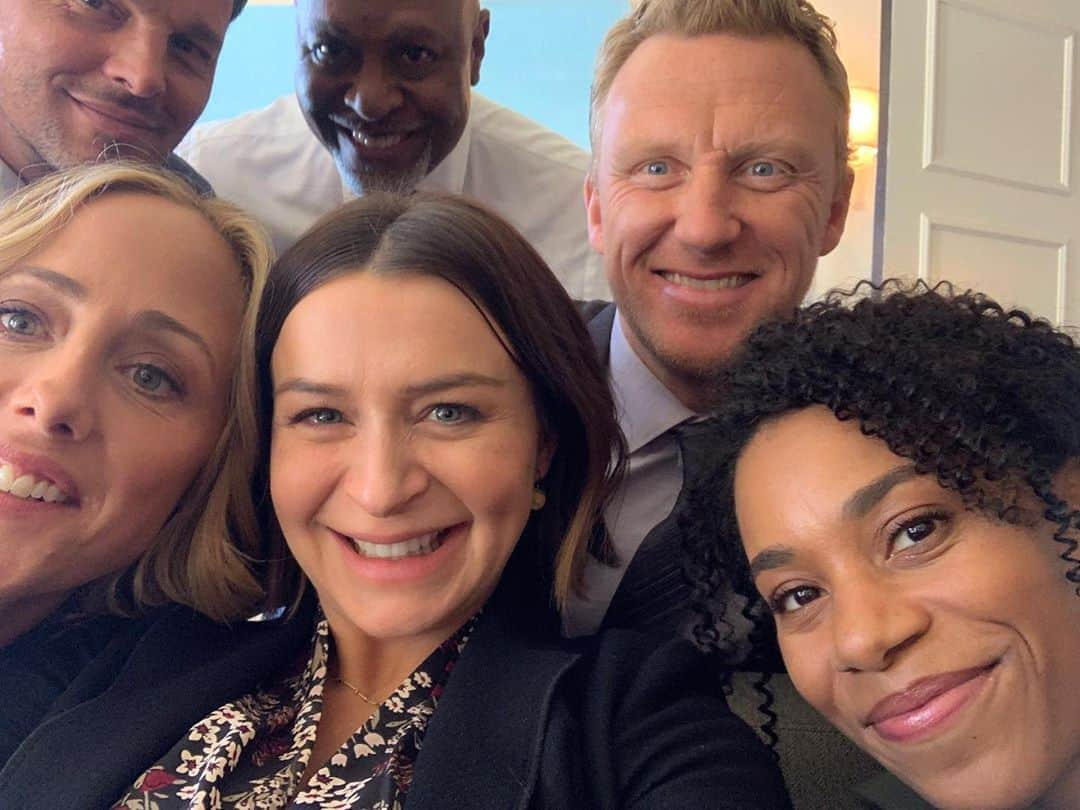 ケヴィン・マクキッドさんのインスタグラム写真 - (ケヴィン・マクキッドInstagram)「This pic makes me happy and wanted to share on this day of our 350th episode !! @greysabc xo」11月15日 6時12分 - therealkmckidd