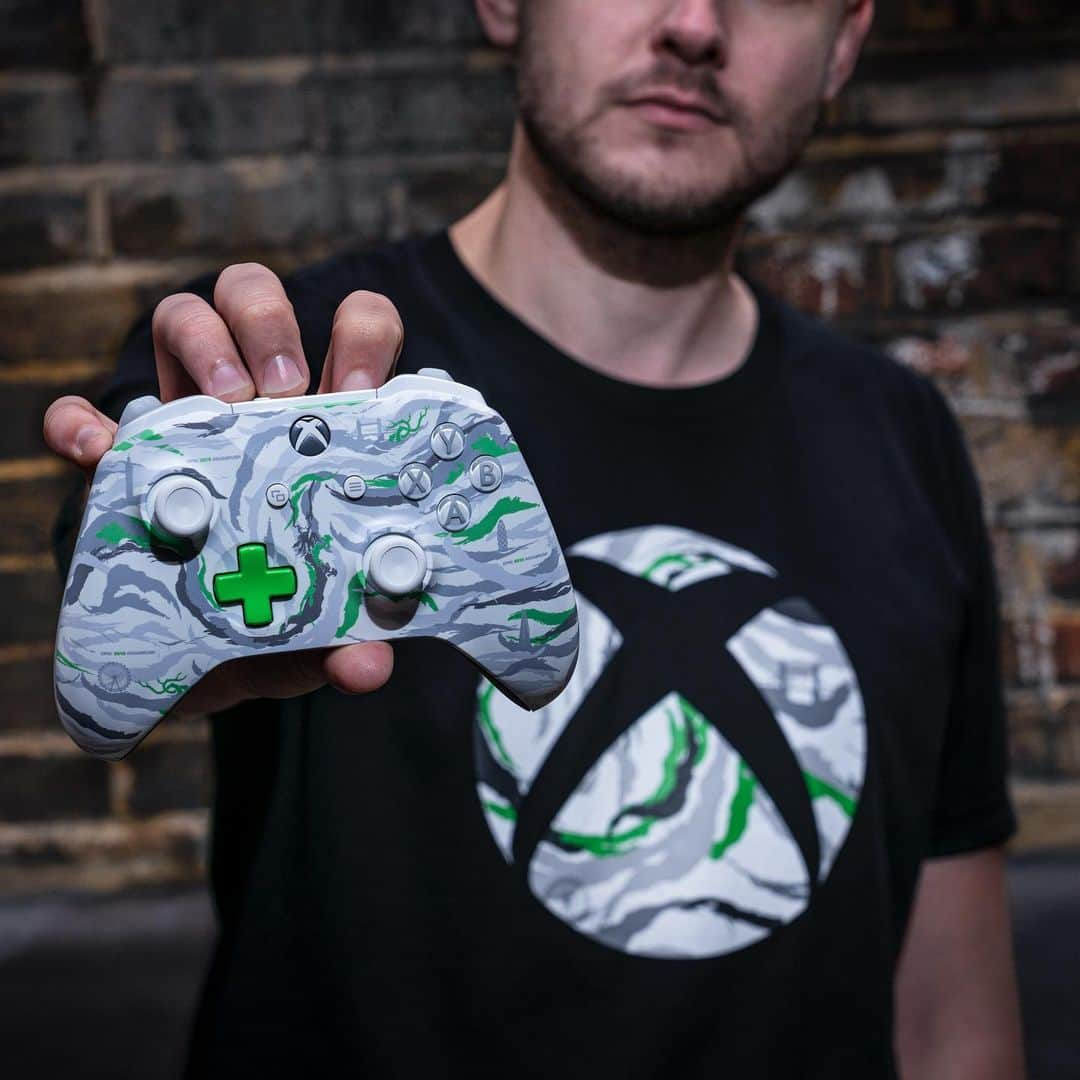 Xboxさんのインスタグラム写真 - (XboxInstagram)「Ultra-limited, ultra-London. Get the #X019 Collection now at the Xbox Official Gear shop. #Xbox #XboxGear」11月15日 7時09分 - xbox