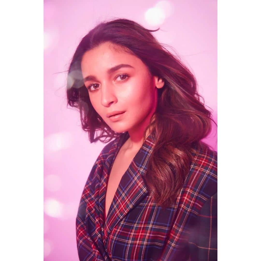 アリア・バットのインスタグラム：「🌸」