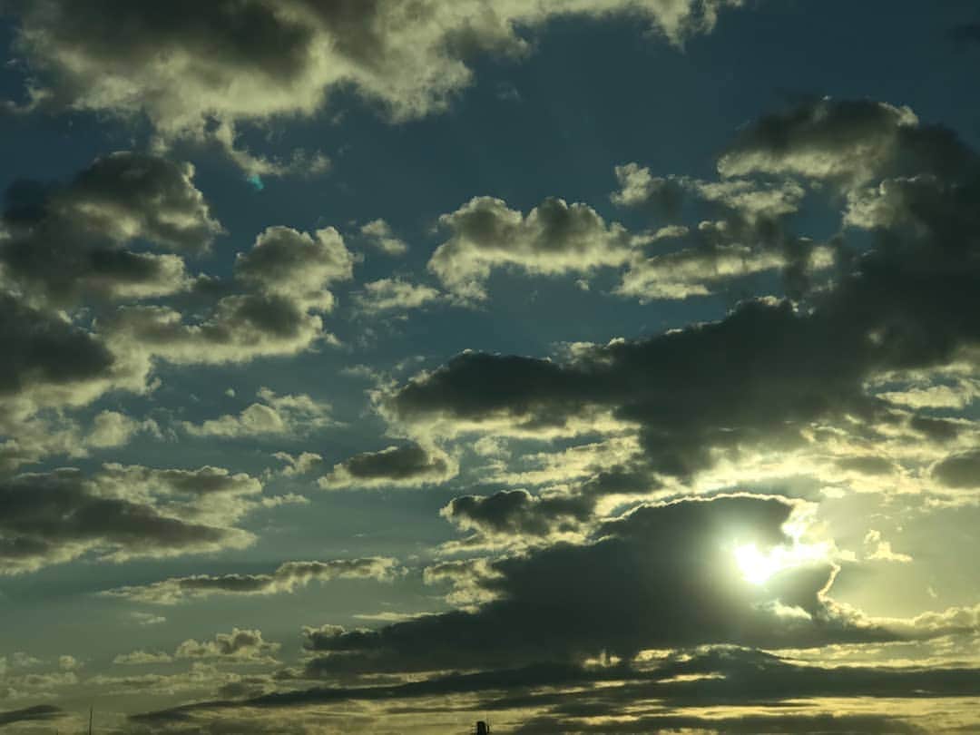 土屋太鳳さんのインスタグラム写真 - (土屋太鳳Instagram)「今の空😊 いってきます！！！」11月15日 7時28分 - taotsuchiya_official