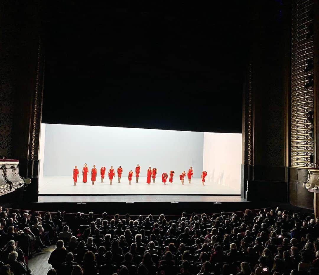 のインスタグラム：「The magnificent Ballet de L’Opéra de Lyon performing Scenario by Merce Cunningham, costumes, lighting and set by Rei Kawakubo at the Théâtre du Châtelet」