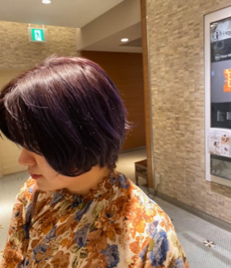東京ビューティーアート専門学校さんのインスタグラム写真 - (東京ビューティーアート専門学校Instagram)「こんにちは！ . ヘアメイク科の栗岩です！ . 今回はくりーわのヘアカラーを紹介します！！ . 専門学校に入ってたくさん染めて毎回楽しいしウキウキします！！ . 色落ちも楽しめるのも染めて楽しいことです💜💙 . 皆さんもたくさん楽しんでください🌈 .  #東京ビューティーアート専門学校 #ヘアカラー #ユニコーン #おしゃれ #美容学生 #美容好きな人と繋がりたい #エステ #ネイル #ヘアメイク #美容師 #モデル #カラーリング #グレージュ #ヘアマニキュア #専門学生 . もっと東京B×artを知りたい人は ☟☟☟☟☟☟こちら☟☟☟☟☟☟ @tokyo_beauty_art_college」11月15日 7時48分 - tokyo_beauty_art_college