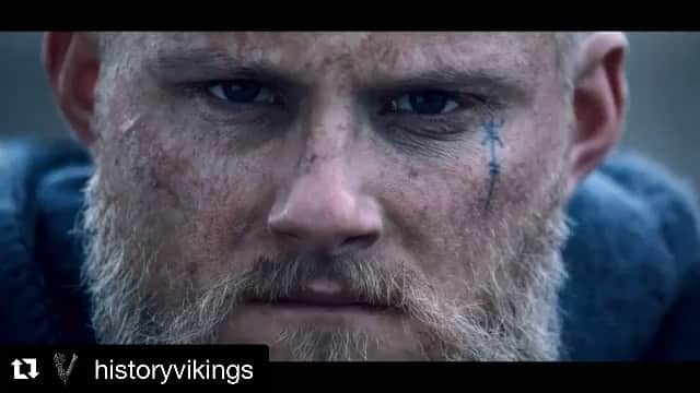 キャサリン・ウィニックのインスタグラム：「Are you ready?!! Dec 4th #VIKINGS」